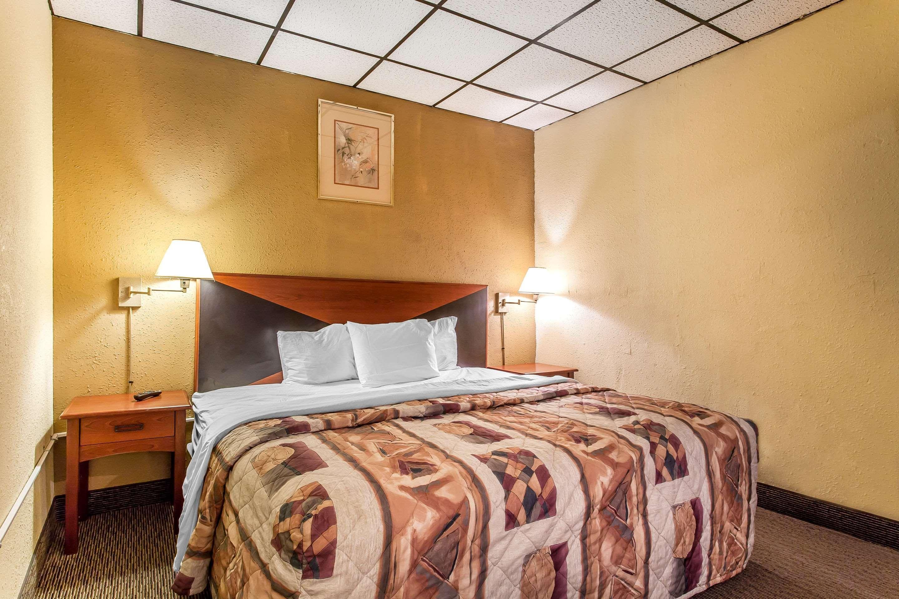 Rodeway Inn North Sandusky Buitenkant foto