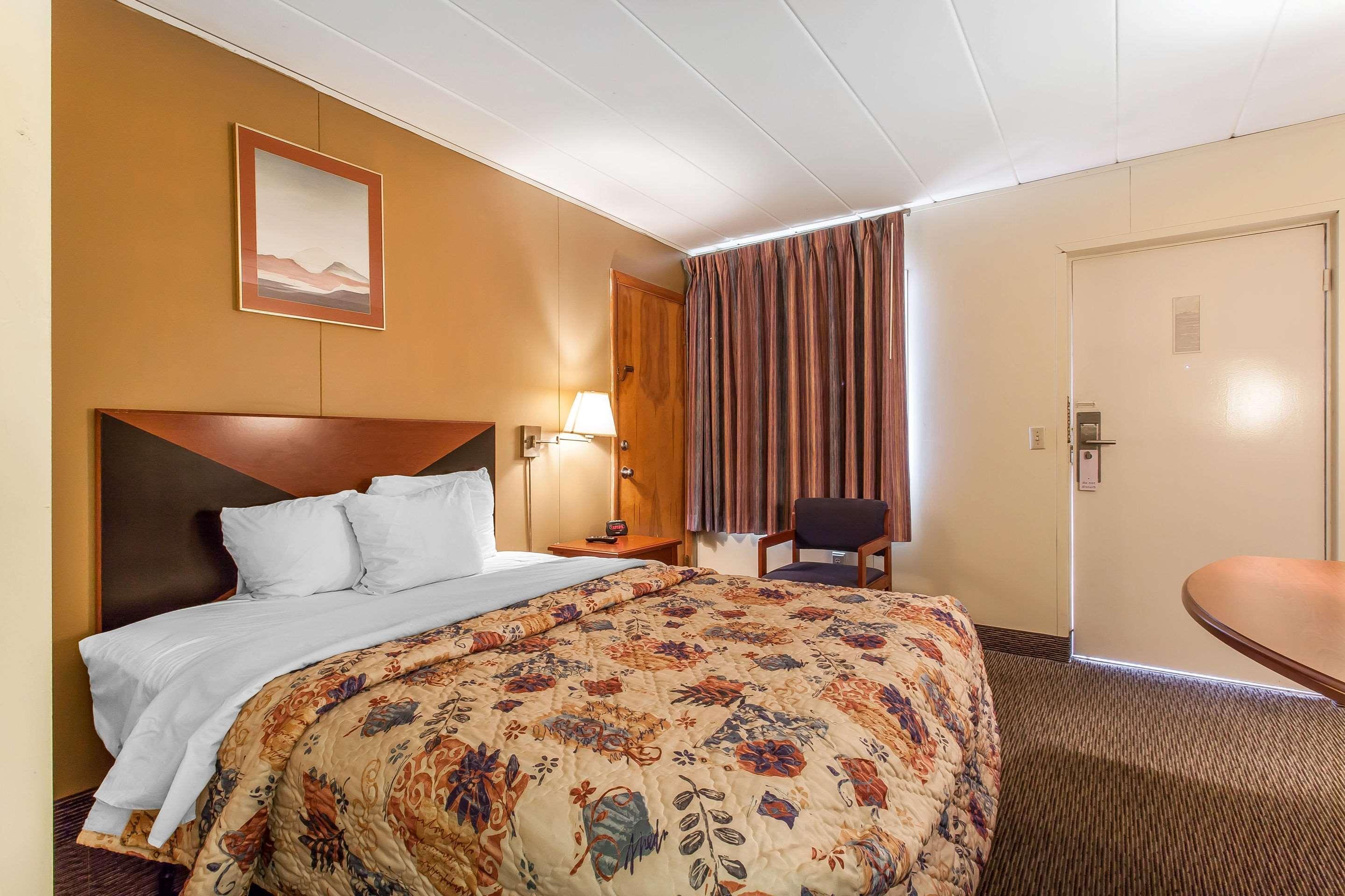Rodeway Inn North Sandusky Buitenkant foto