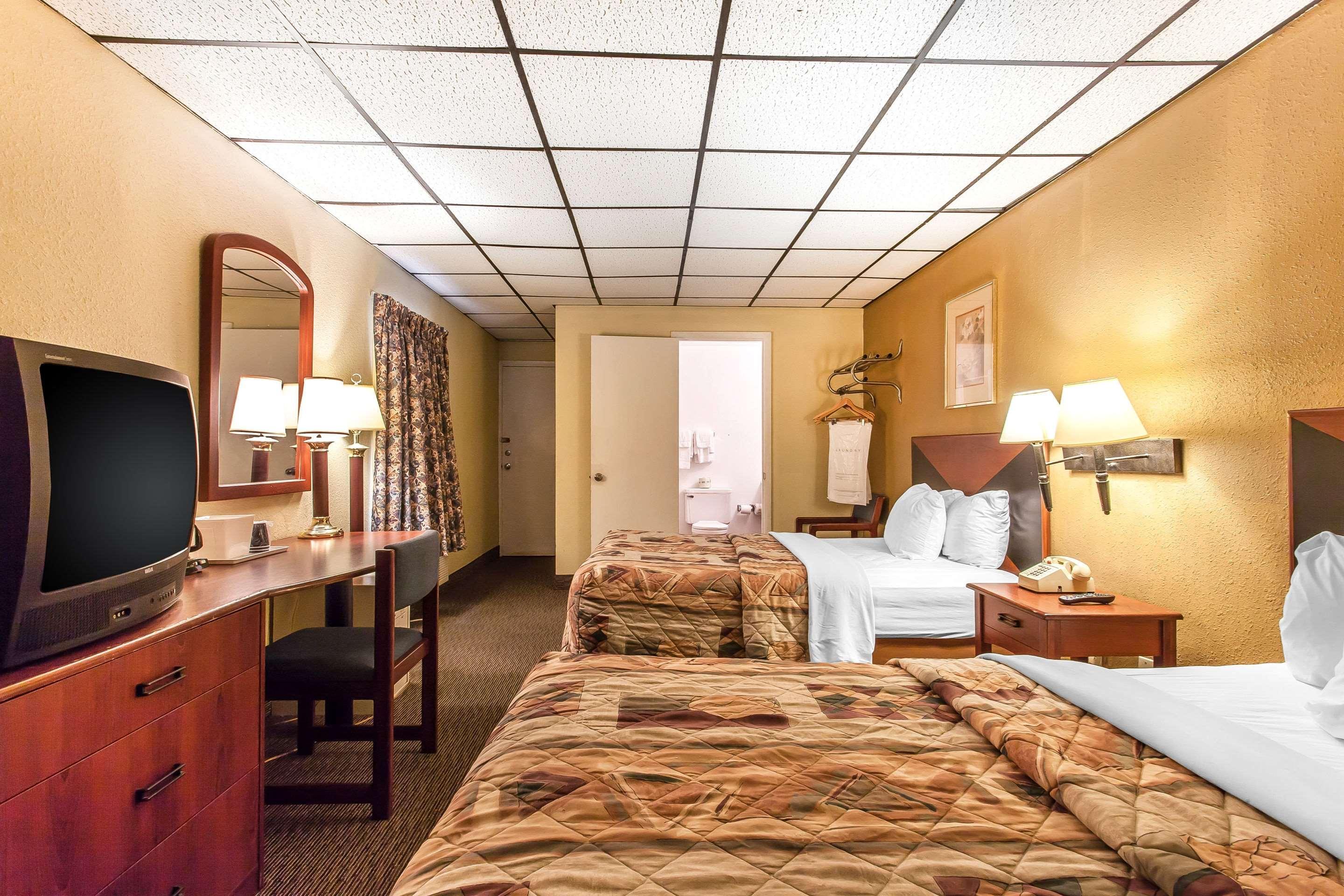 Rodeway Inn North Sandusky Buitenkant foto