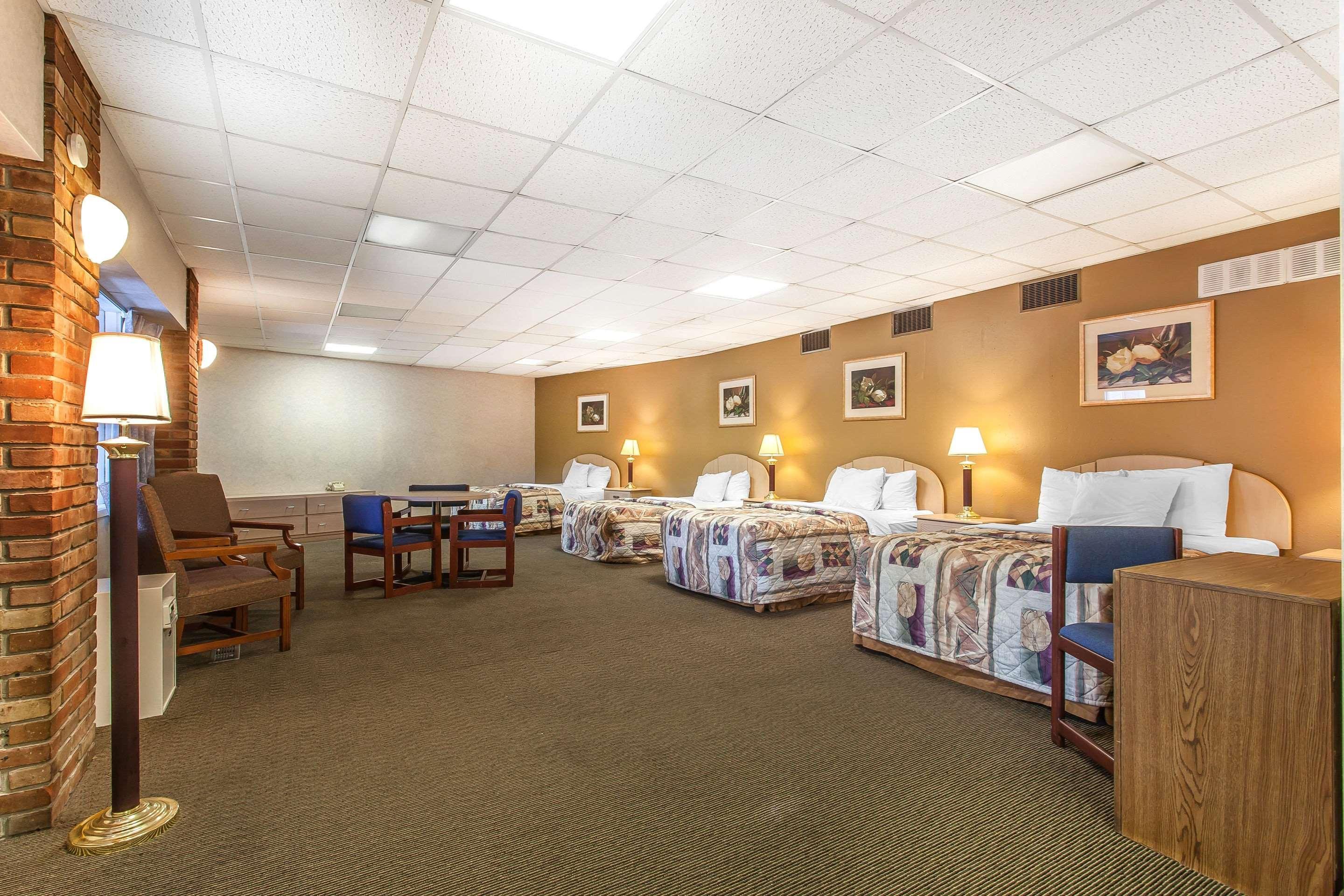 Rodeway Inn North Sandusky Buitenkant foto