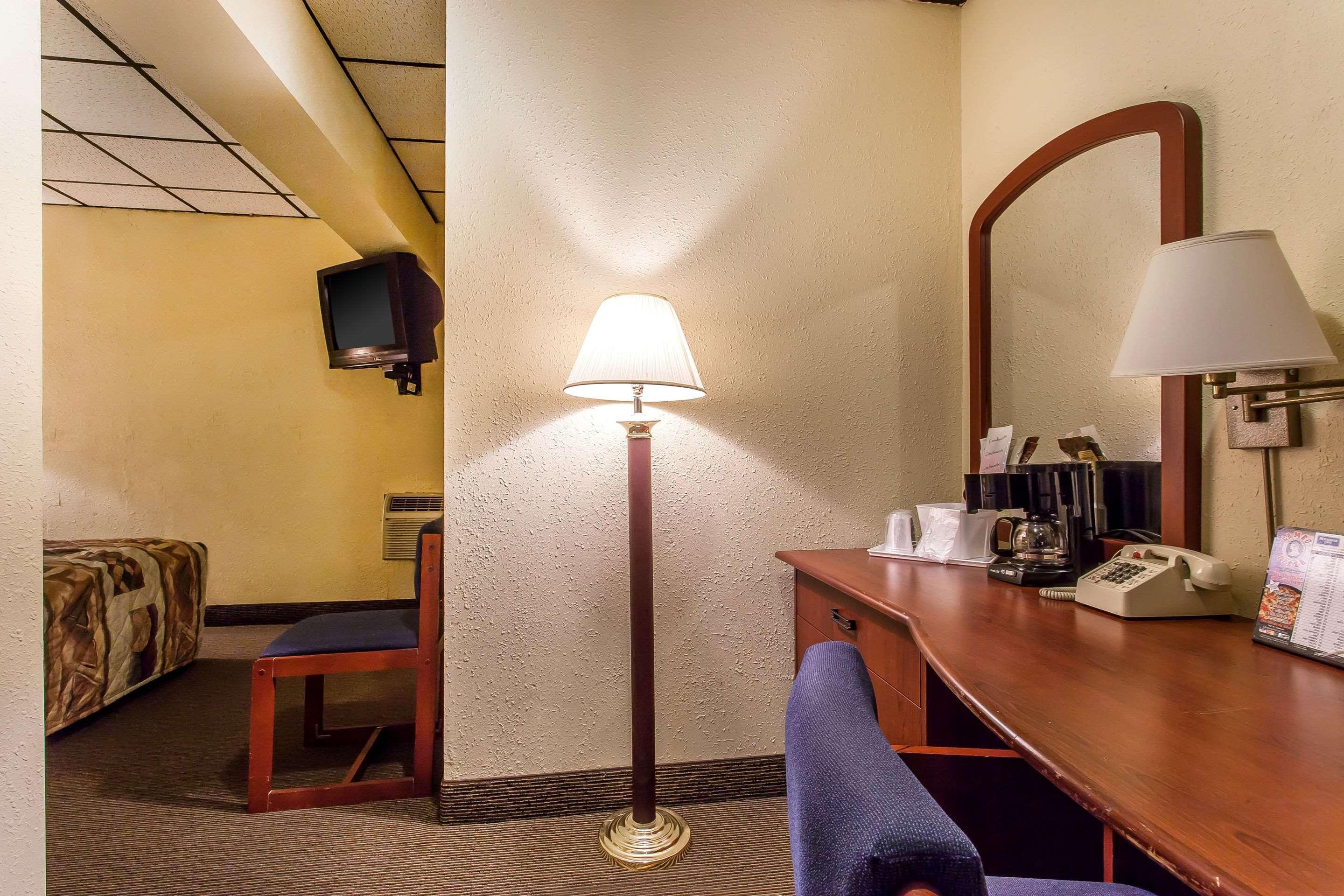 Rodeway Inn North Sandusky Buitenkant foto