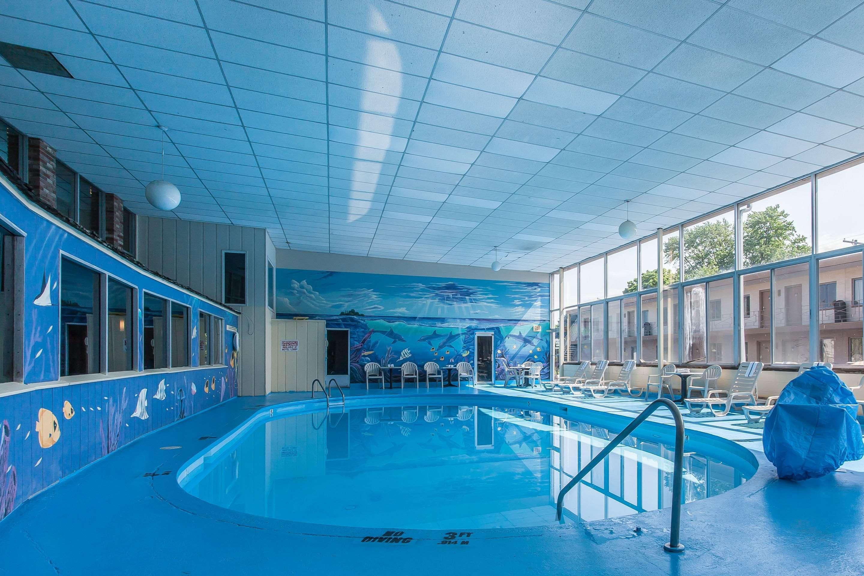 Rodeway Inn North Sandusky Buitenkant foto